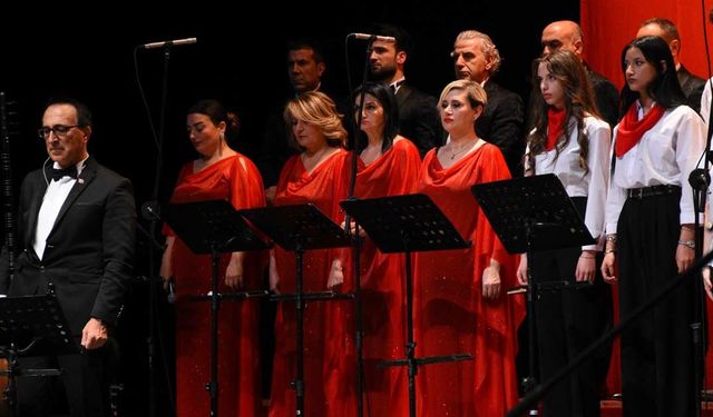 Samsun Devlet Klasik Türk Müziği Korosu'ndan "19 Mayıs Özel Konseri"