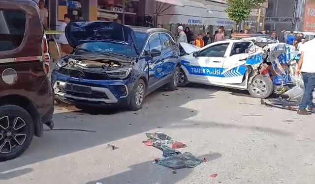 Çorum'da 2'si Polis 3 Kişinin Yaralandığı Kaza Kamerada