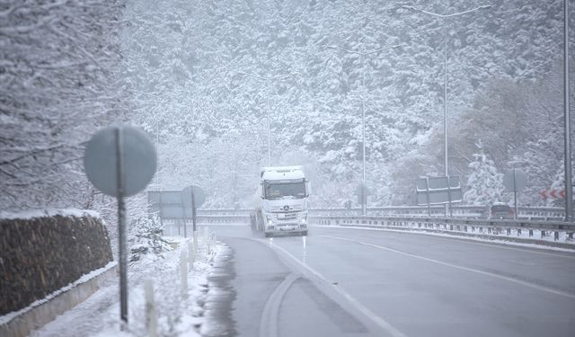 Samsun-Ankara Kara Yolunda Kar ve Sis Etkili