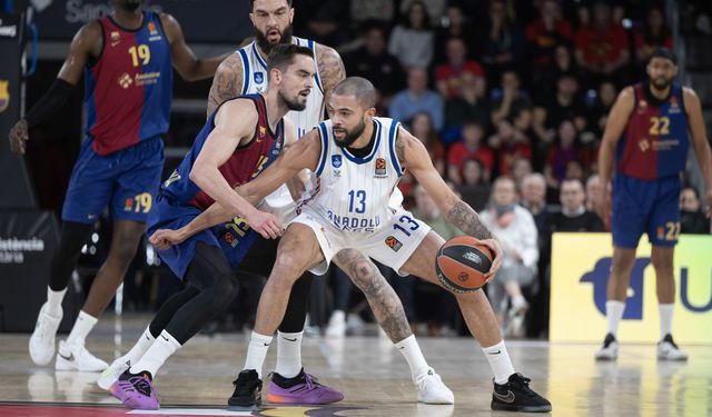 Barcelona - Anadolu Efes: 90-80