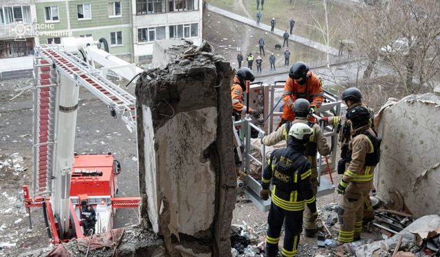 Rusya, Ukrayna'da Apartmanı Vurdu: 4 Kişi Hayatını Kaybetti