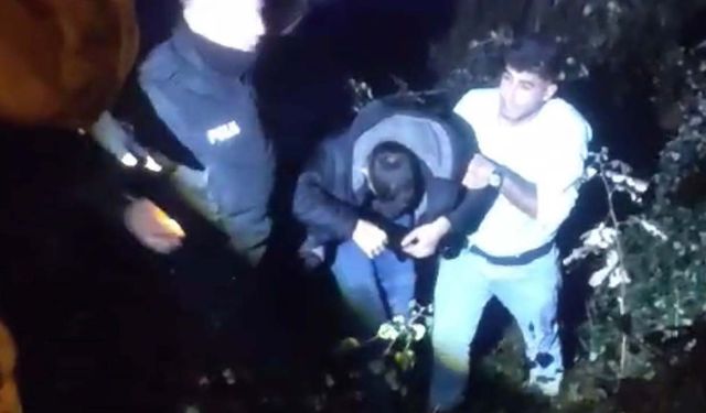 Bartın Irmağı'na Düşen Alkollü Kişiyi Polis Kurtardı