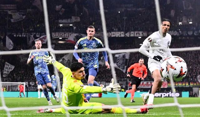 Frankfurt’tan Ajax’a Farklı Tarife! Çeyrek Finale Yükseldi