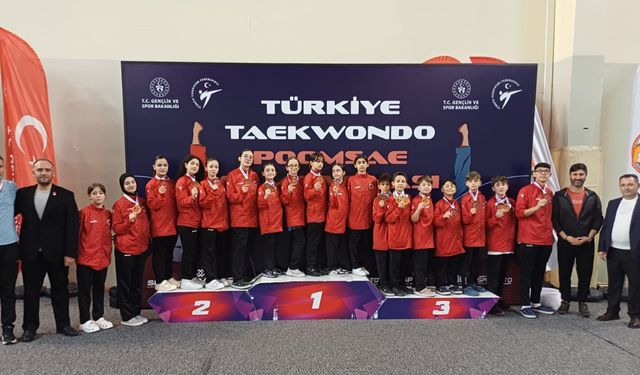 Samsun Büyükşehir’in Taekwondo Başarısı! 20 Madalya ile Döndü