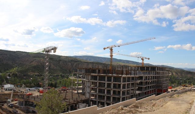 Çankırı'da vinçten düşen işçi yaşamını yitirdi