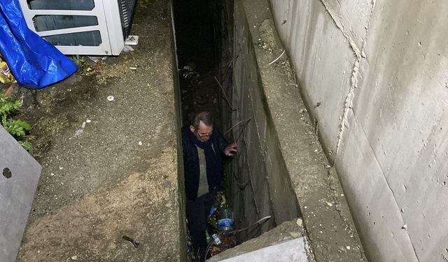 İki duvar arasındaki boşluğa düştü, AFAD kurtardı