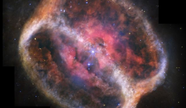 NASA, ölen yıldızın hayalet halkalarını ayrıntılı şekilde görüntüledi