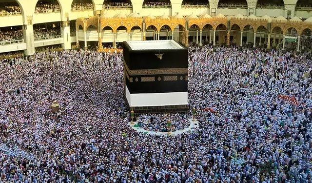 Suudi Arabistan'dan Mekke'ye girişlerde yeni kısıtlama