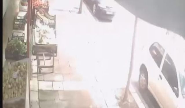 Cep telefonuyla canlı yayında oyun oynarken yıldırım düştü; o anlar kameraya yansıdı