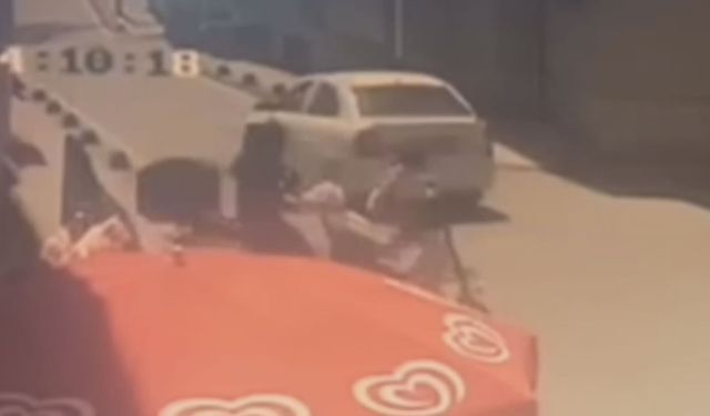 İstanbul - Silivri'de motorsiklet ile skuterin çarpıştığı kaza güvenlik kamerasında