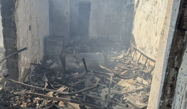 Amasya'da müstakil ev yangında küle döndü