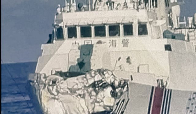 2 Çin gemisi, Güney Çin Denizi'nde çarpıştı