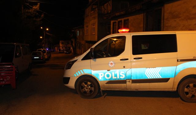 Ankara'da zabıta memurlarına seyyar satıcılardan bıçaklı saldırı; 2 yaralı, 5 gözaltı