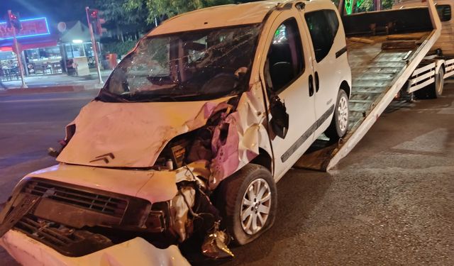 Bingöl'de 3 kişinin yaralandığı kaza kamerada /Video eklendi