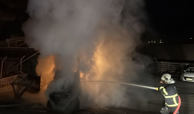 Kastamonu'da iki ayrı yangında otomobil ve forklift kullanılamaz hale geldi