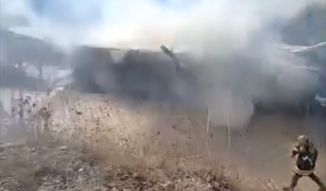 Artvin'de tek katlı ev yangında küle döndü