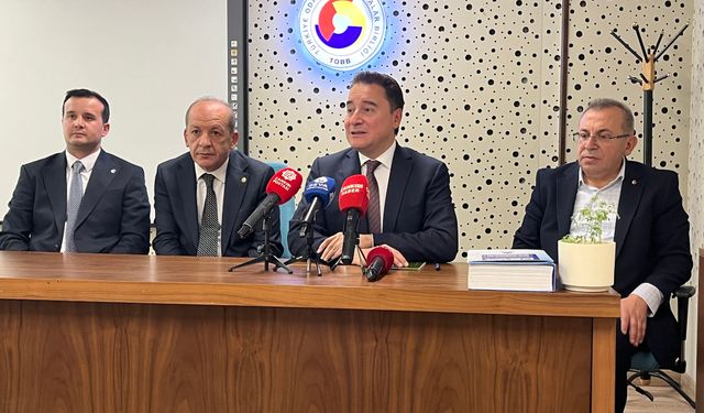 Babacan, Çankırı Ticaret ve Sanayi Odası'nı ziyaret etti