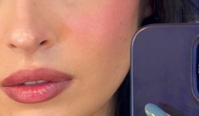 Cemre Baysel'den karavan pozları