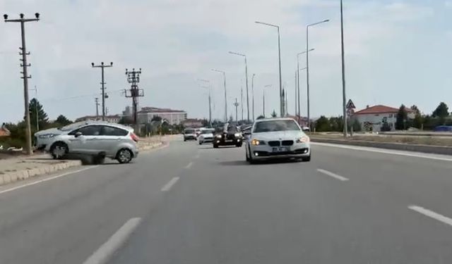 Çorum'da düğün konvoyunda kaza: 2 yaralı (2)