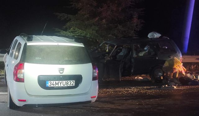 Karabük'te otomobiller çarpıştı: 2'si çocuk, 6 yaralı
