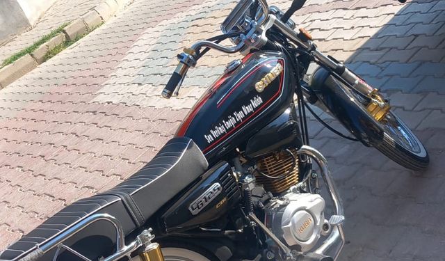 Motosiklet hırsızlarını devriye görevindeki polisler fark edip yakaladı