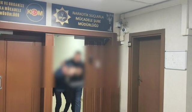 Aranan hükümlü uyuşturucu operasyonunda yakalandı; 2 tutuklama