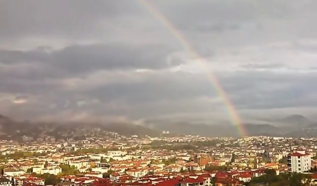 Bartın'da yağmur sonrası gökkuşağı oluştu