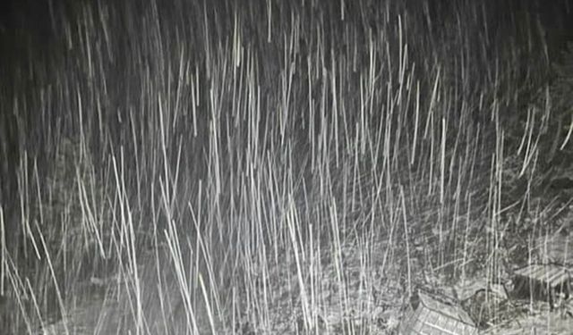 Bolu'da yaylalara kar yağdı