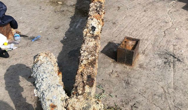 Çanakkale'de balıkçıların ağına 3 tonluk çapa takıldı / Video eklendi