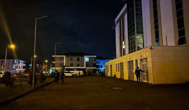 Eşi ve çocuğuyla marketten dönerken öldürülmüştü; 4 tutuklama