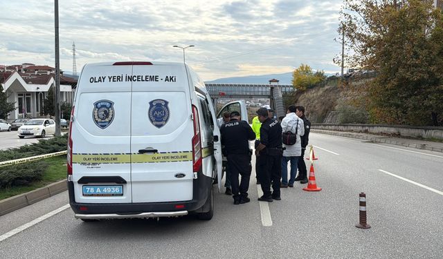 Kamyonetle çarpışan motosikletin sürücüsü öldü