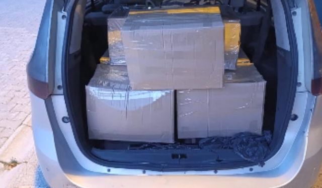 Kamyonetlerde 2 milyon liralık kaçak nargile tütünü ele geçirildi