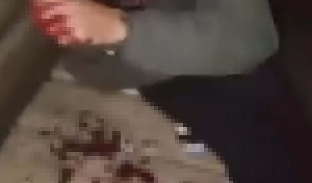 Lise öğrencisi, okul arkadaşını darbetti; o anlar kamerada