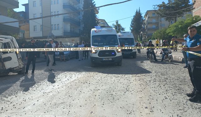 Malatya'da freni arızalanan kamyon, 15 araca çarptı: 5 yaralı (2)