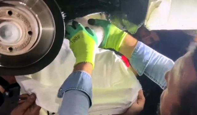 Otomobilinde gizli bölmelerde uyuşturucu ele geçirilen İranlı tutuklandı