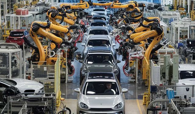 Türkiye’de Otomobil Satışları Yüzde 13,78 Geriledi