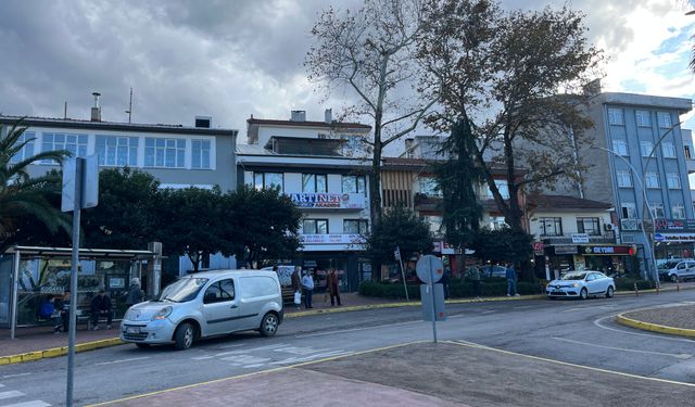 Aranan şüpheli, polise bıçakla direnince vurularak etkisiz hale getirildi