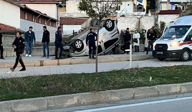 Çorum- Otomobil, kaldırımda bisiklet süren Emir'in üzerine devrildi /Video eklendi