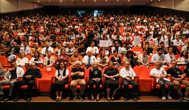 Donör aileleri ve organ bağışı ile yaşama tutunanların duygu dolu buluşması