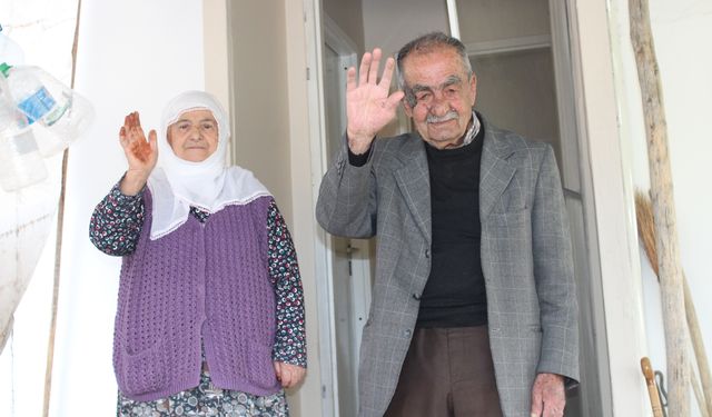 Eşi 'adını bile yazamıyorsun' deyince 88 yaşında okuma yazma öğrendi