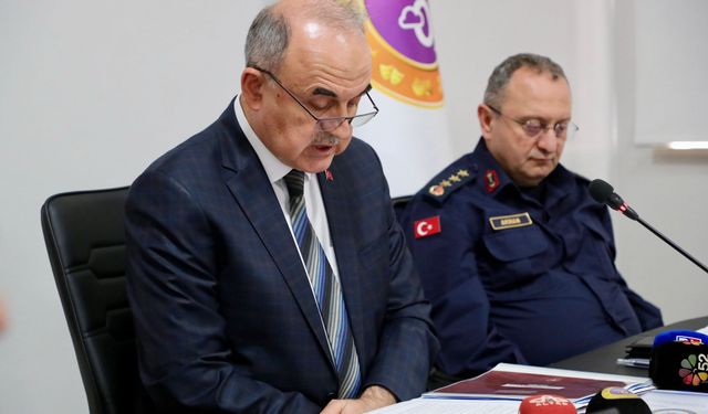 Göçük altında kalan kamyon şoförü için arama kurtarma çalışmaları durduruldu (3)