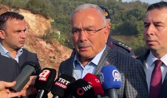 Göçük altında kalan kamyon şoförü için arama kurtarma çalışmaları yeniden başladı