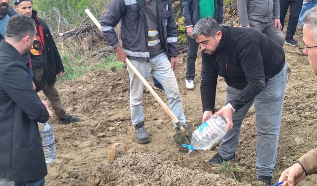 Kastamonu'da cansız bedenleri bulunan anne ve oğlu toprağa verildi