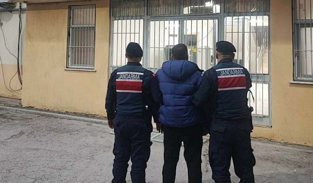 Manisa'da 9 bin 140 adet sentetik ecza hap ele geçirildi