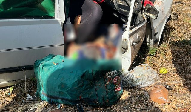 Manisa'da yol kenarına savrulan otomobilin sürücüsü ve eşi öldü (2)