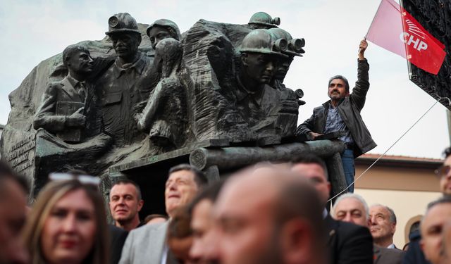 Özgür Özel: Mansur Yavaş'ı da tartıştırmak üzerine yaptıkları bir hamledir (2)