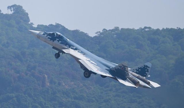 Rusya'nın ‘Su-57' savaş uçağında ilk satış