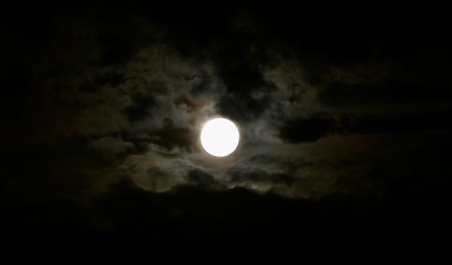 Süper Ay Manisa'da göz kamaştırdı