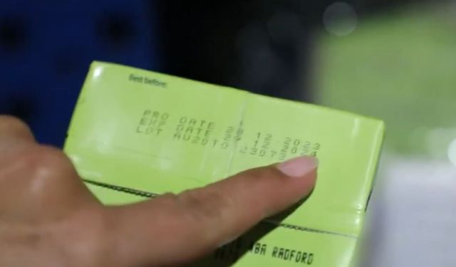 Antalya’da tarihi geçmiş gıdaların piyasaya sürülmek üzere etiketinin değiştirildiği depoya baskın