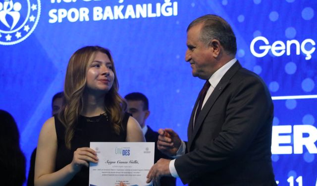 Bakan Bak: Türkiye Yüzyılı, gençlerin yüzyılı olacak